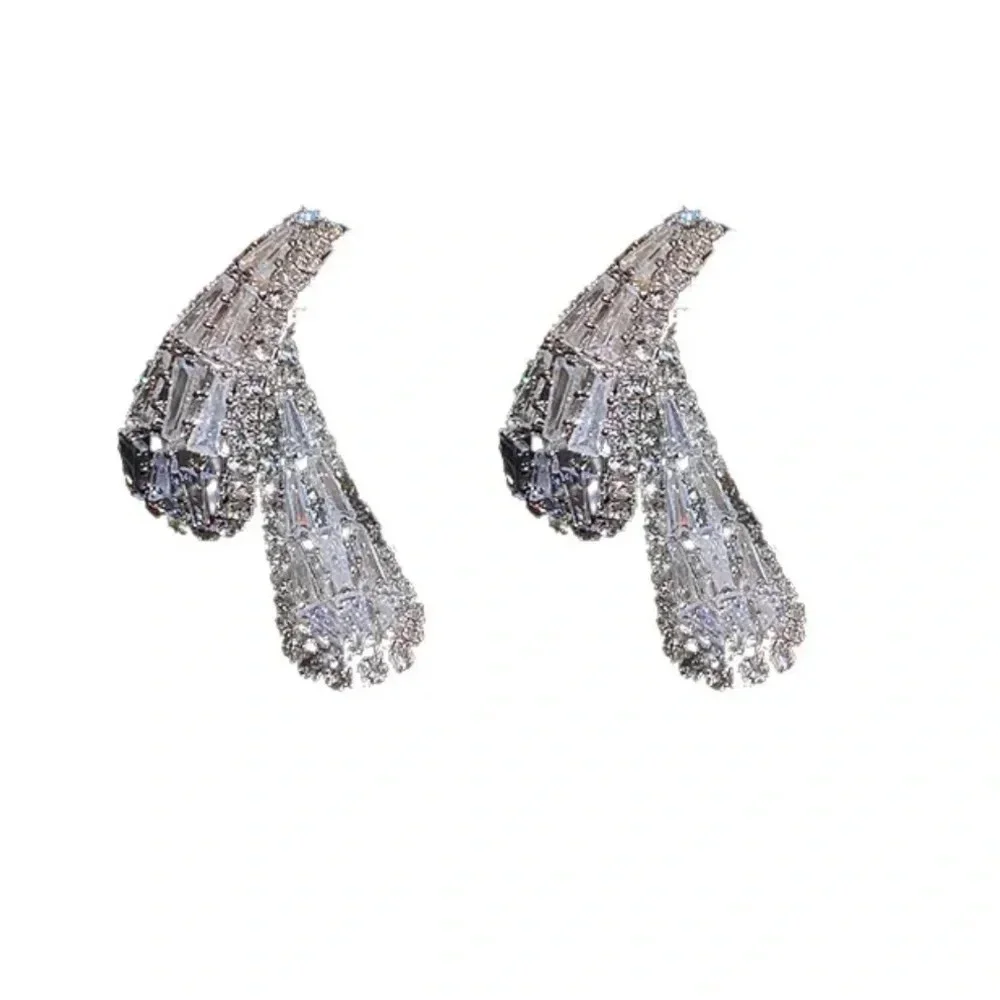 Simple Classic Style Solid Color Inlay Copper Rhinestones Silver Ear Studs